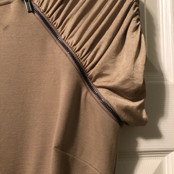 Bcbgmaxazria bodycon short sleeve dress - Picture 2 of 5